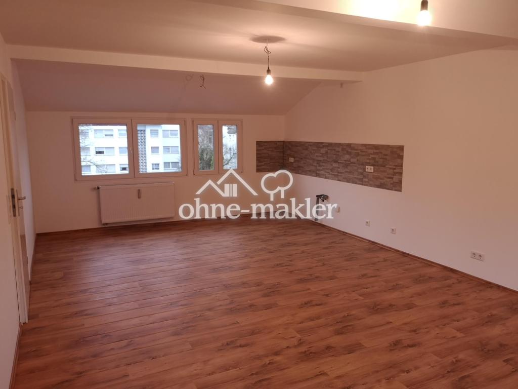 Moderne Wohnung, Bad und Gäste-WC, Grünanlage hinter dem Haus - Foto 1