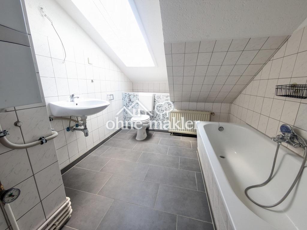 Dachgeschoss: 1-Raum-Wohnung mit separater Küche - Foto 1