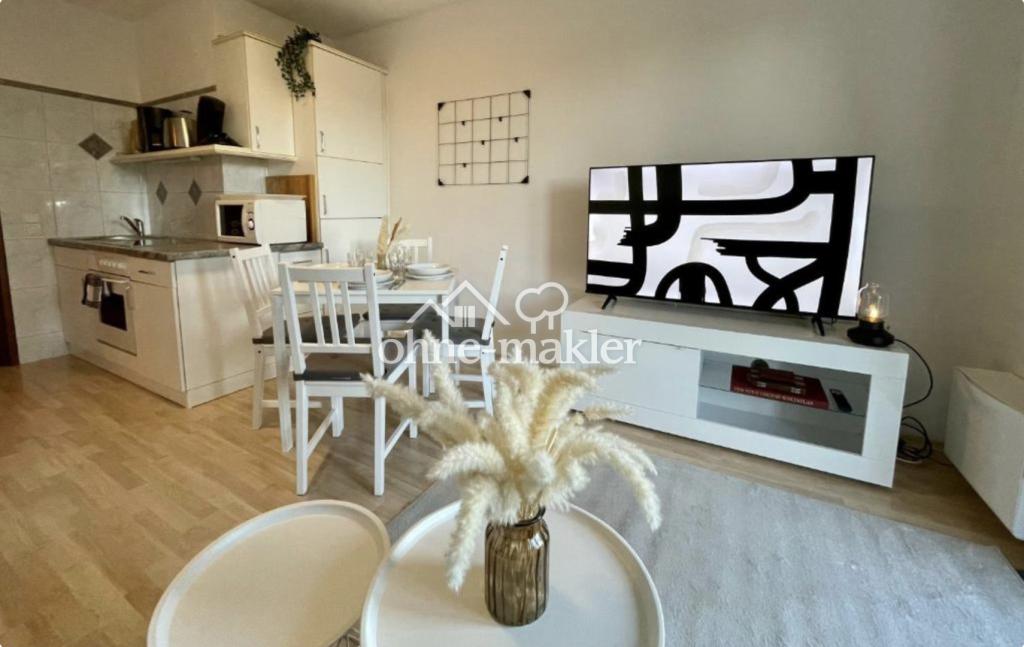 Voll möblierte 49 m² Wohnung mit Balkon, Aufzug, EBK, Schwimmbad/Sauna & optionalem TG-Stellplatz - Foto 3