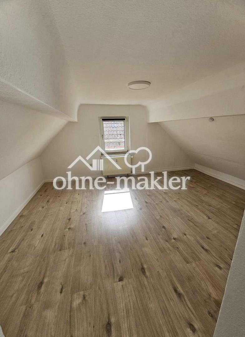 Stilvolle Dachgeschosswohnung mit 2 Zimmern in ruhiger Umgebung - Foto 1
