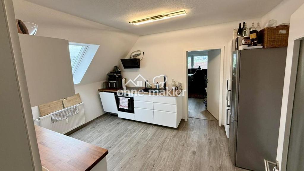 Gelnhausen: Großzügige 4-Zimmer-Dachgeschosswohnung mit Panorama-Blick, Balkon & Garten - Photo 4