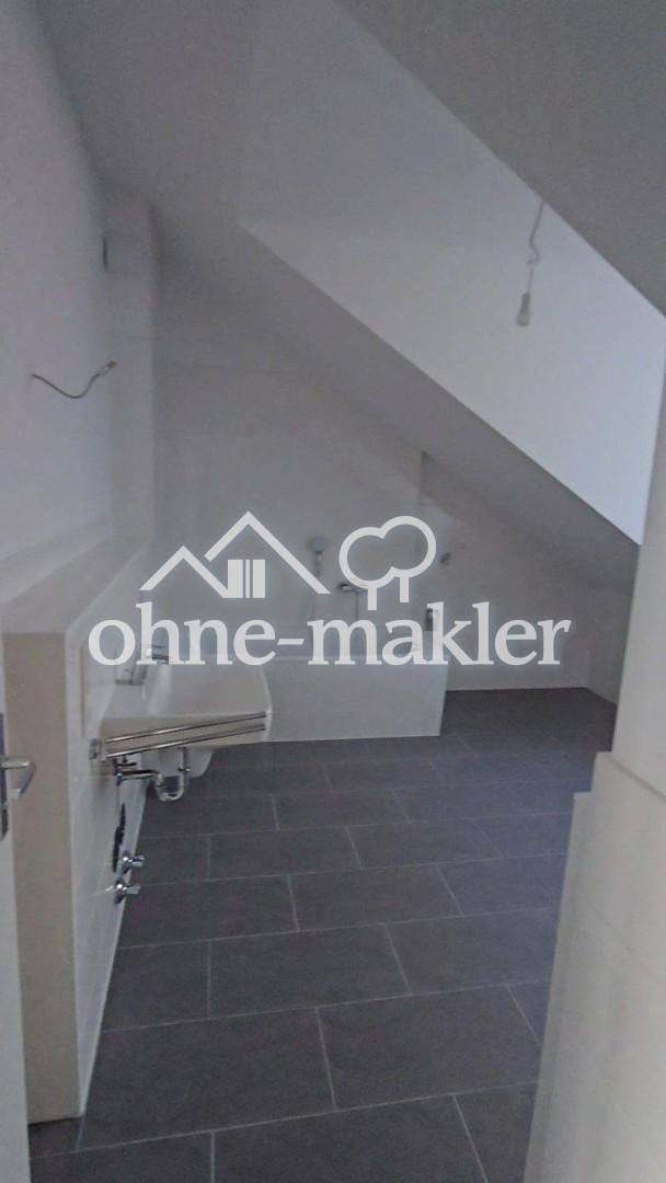 schöne Dachgeschosswohnung mit Terrasse - Kr. Dachau - Foto 1