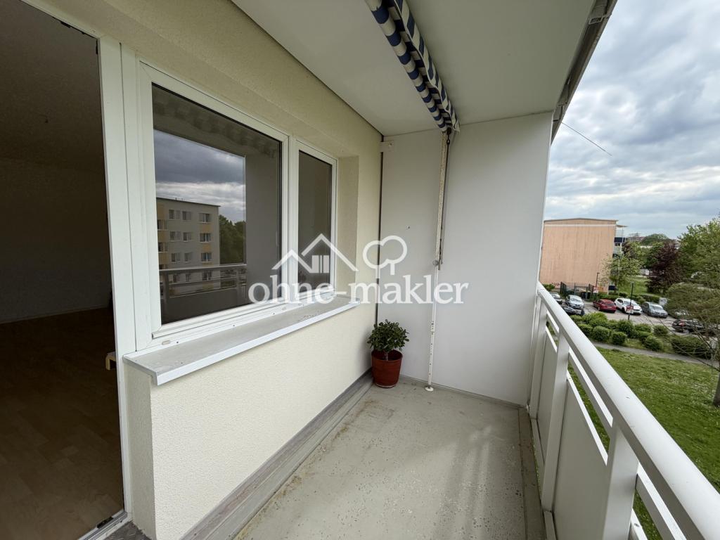 Helle 3-Raum-Wohnung mit Balkon in gepflegten Zustand - Photo 2