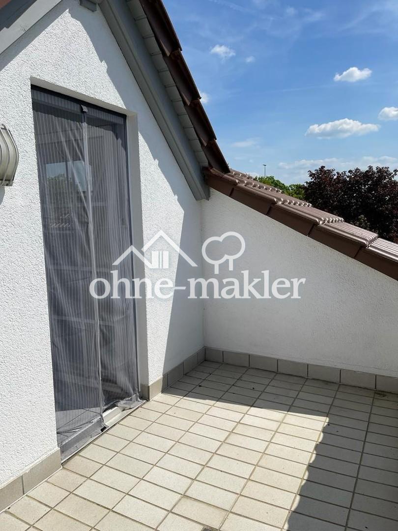 von privat: Helle, ruhige Dachgeschoss-Balkon-Wohnung 3 Zimmer - Foto 3