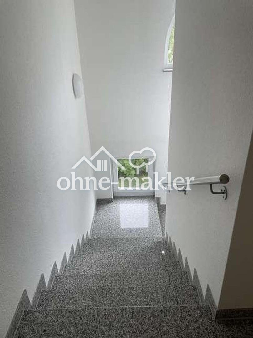 Zentral gelegene Wohnung mit Aufzug, Balkon und TG-Stellplatz - Photo 4