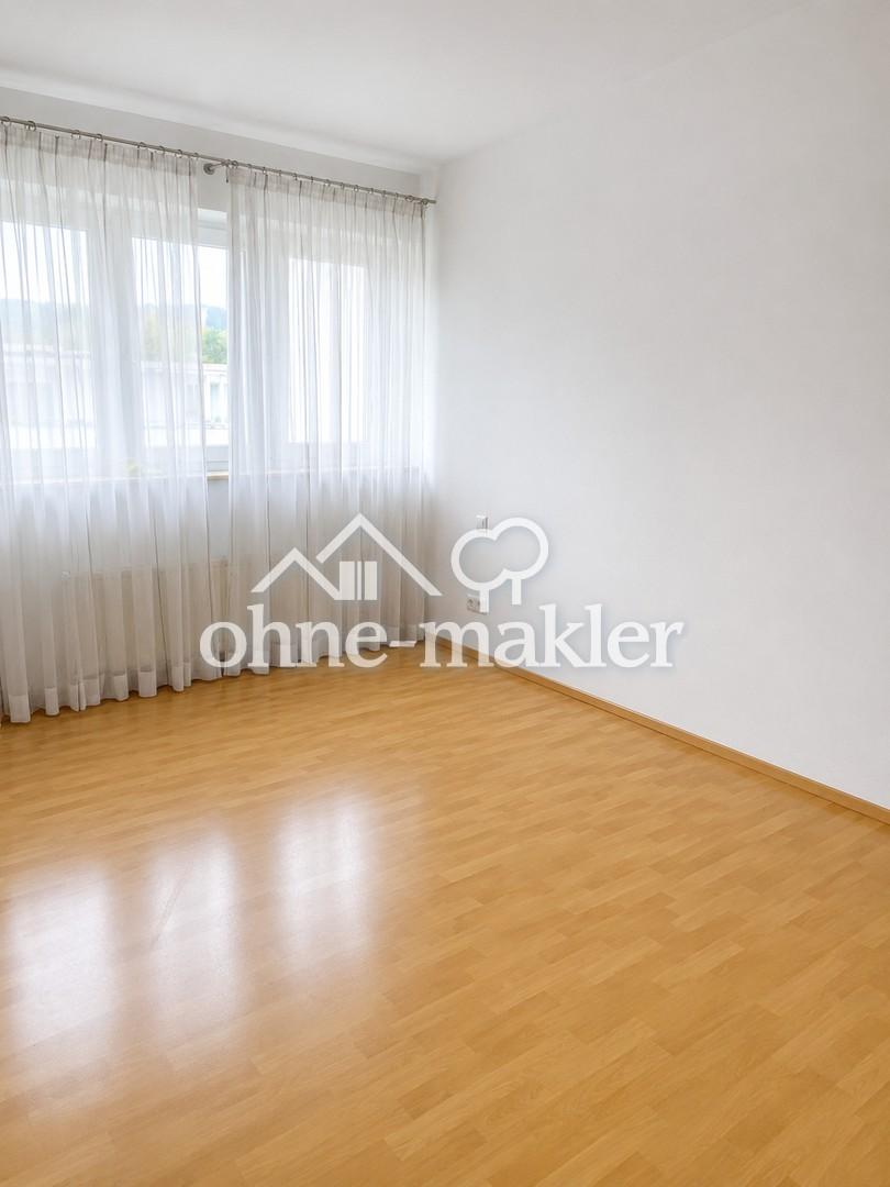 Zentral gelegene Wohnung mit Aufzug, Balkon und TG-Stellplatz - Photo 3