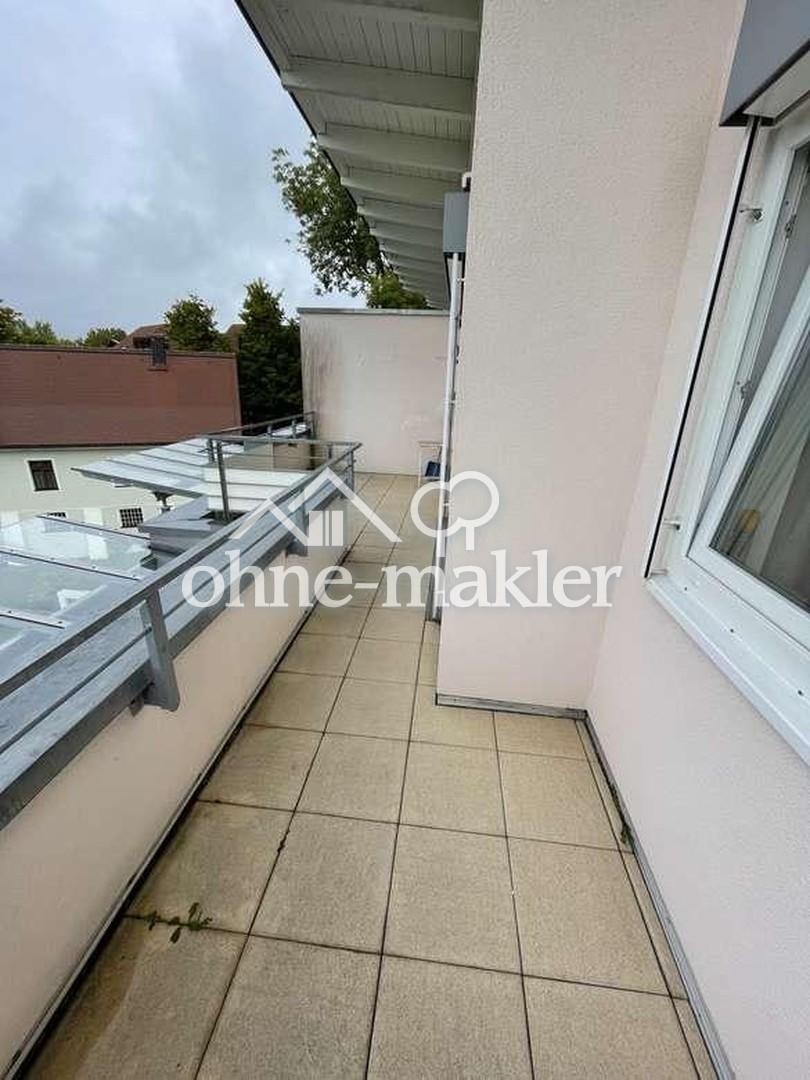Zentral gelegene Wohnung mit Aufzug, Balkon und TG-Stellplatz - Photo 2