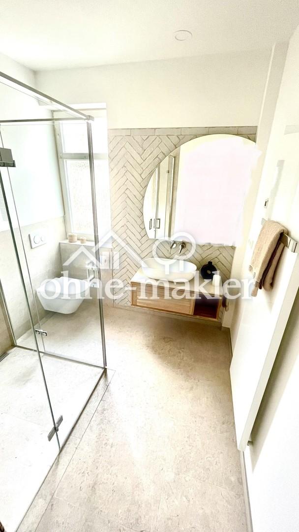 Wunderschöne, kernsanierte 3,5-Zimmer-Wohnung mit Einbauküche, Kaminofen & 3m hohen Decken - Foto 4
