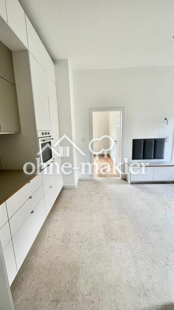Wunderschöne, kernsanierte 3,5-Zimmer-Wohnung mit Einbauküche, EBK, Kaminofen & 3m hohen Decken - Photo 4