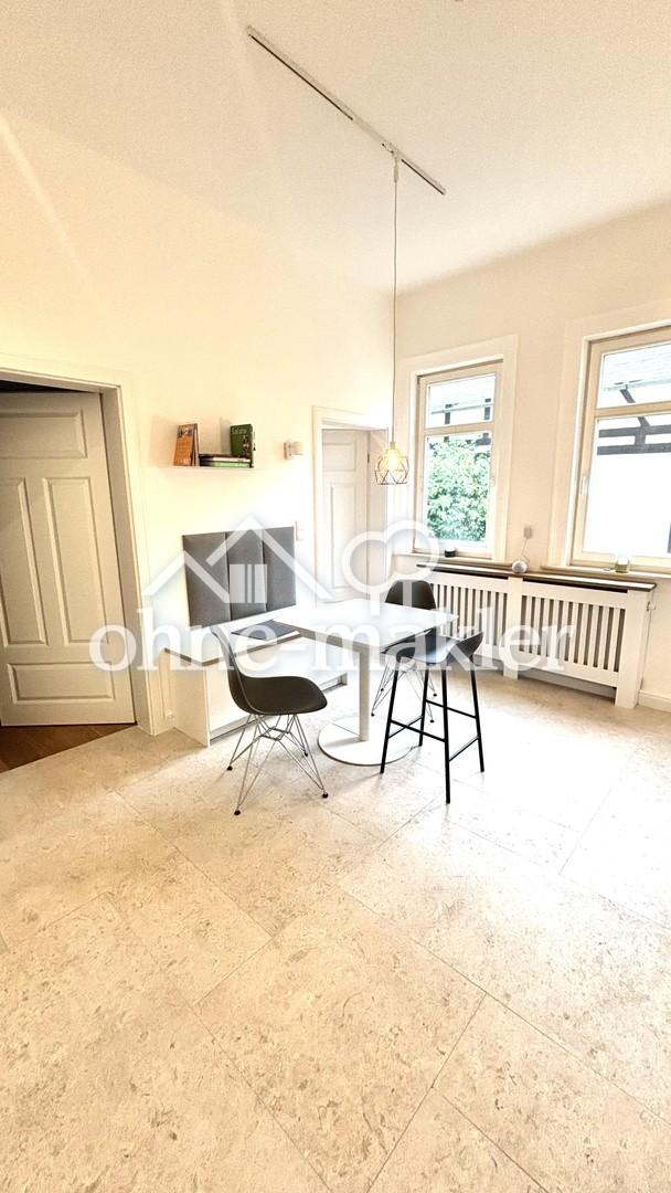 Wunderschöne, kernsanierte 3,5-Zimmer-Wohnung mit Einbauküche, EBK, Kaminofen & 3m hohen Decken - Photo 3