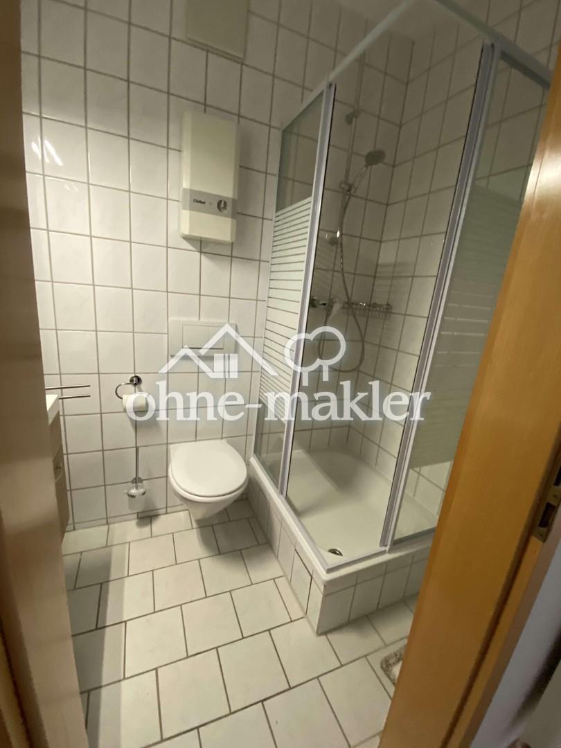 Schöne möblierte 2-Zimmer Whg, renoviert + Einbauküche - Photo 2