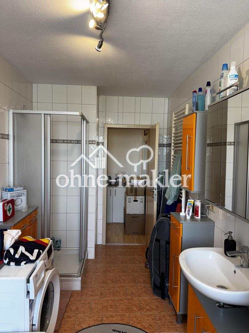 Lichtdurchflutete Erdgeschoss Wohnung | 2 Zimmer, Wohnküche, Balkon, Badewanne | WG-geeignet - Photo 4