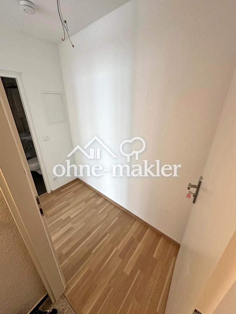 Saniertes + teilmöbliertes 1-Zimmer-Apartment mit EBK in Innenstadtlage nahe Ludwigsplatz! - Photo 3