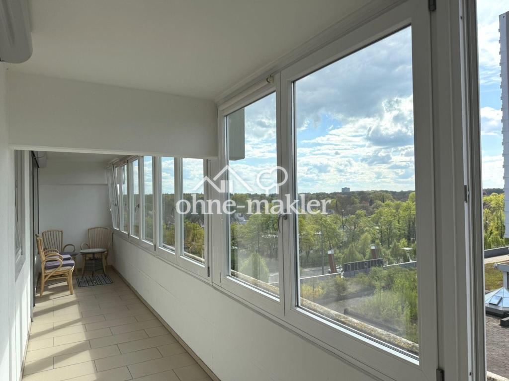 Attraktive, helle 2-Zimmer-Wohnung mit Loggia, Einbauküche und Stellplatz im Schwabencenter - Photo 5