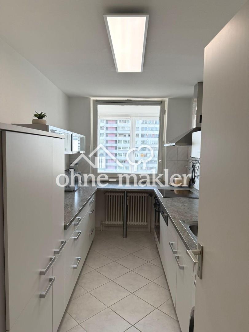 Attraktive, helle 2-Zimmer-Wohnung mit Loggia, Einbauküche und Stellplatz im Schwabencenter - Photo 4