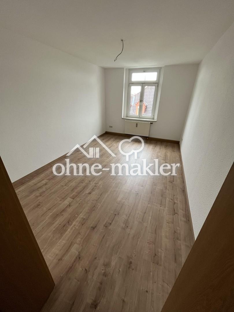 Erstbezug nach Renovierung - Helle und geräumige 3-RW mit Dusche und Badewanne - Photo 4