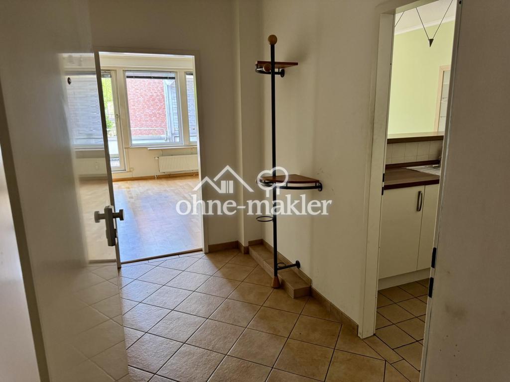 Frisch renoviert: 1,5-Zi.-Wohnung mit neuem Bad & neuem Boden – Dachterrasse inklusive - Photo 1