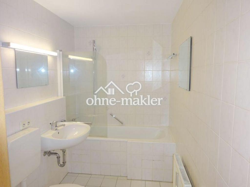 Schöne, helle 2 Zi-Whg mit Einbauküche, großem Balkon und Autostellplatz in Reutlingen - Photo 3