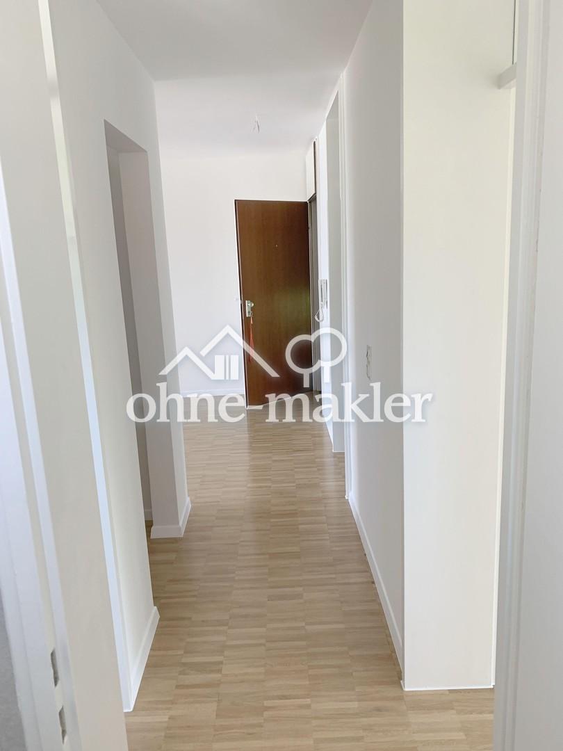 Moderne, helle 3 Zi-Whg Wohnung mit hochwertiger Einbauküche und großem Balkon in Esslingen - Foto 1