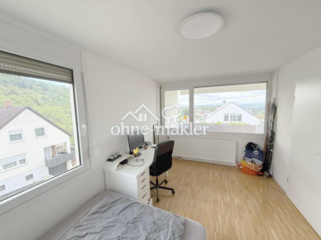 Moderne, helle 3 Zi-Whg Wohnung mit hochwertiger Einbauküche und großem Balkon in Esslingen - Foto 2