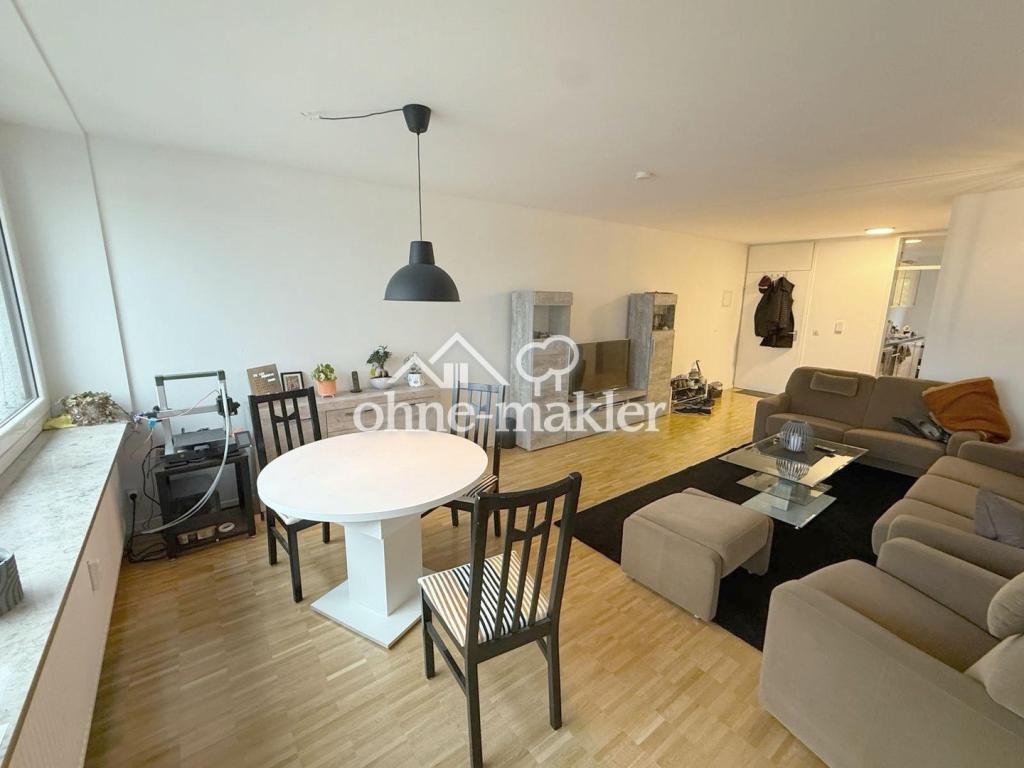 Moderne, helle 3 Zi-Whg Wohnung mit hochwertiger Einbauküche und großem Balkon in Esslingen - Photo 1