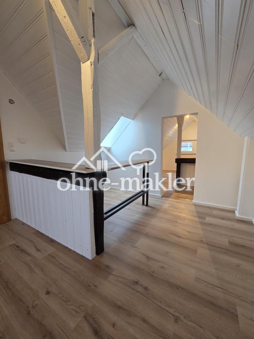 Großzügige, frisch renovierte Maisonette-Wohnung mit 5 Zimmern, 3 Bädern & Balkon - Photo 2