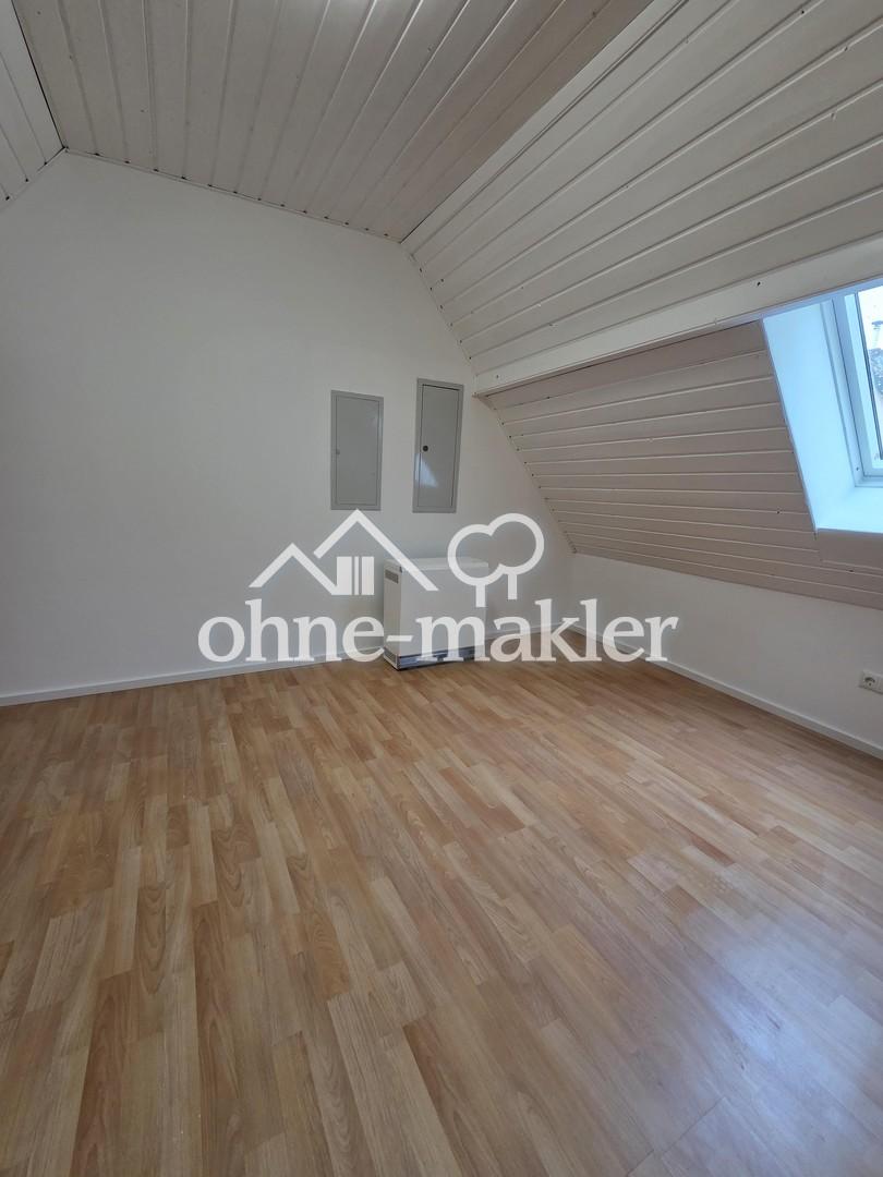 Großzügige, frisch renovierte Maisonette-Wohnung mit 5 Zimmern, 3 Bädern & Balkon - Photo 1