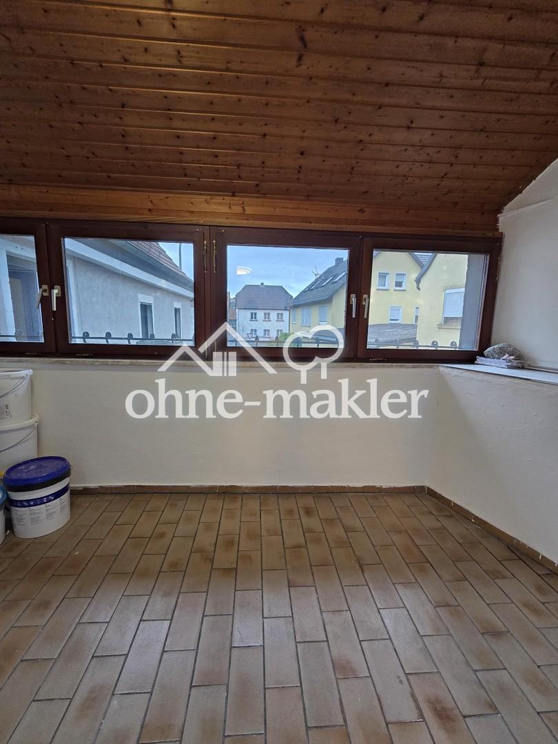 Großzügige, frisch renovierte Maisonette-Wohnung mit 5 Zimmern, 3 Bädern & Balkon - Photo 3