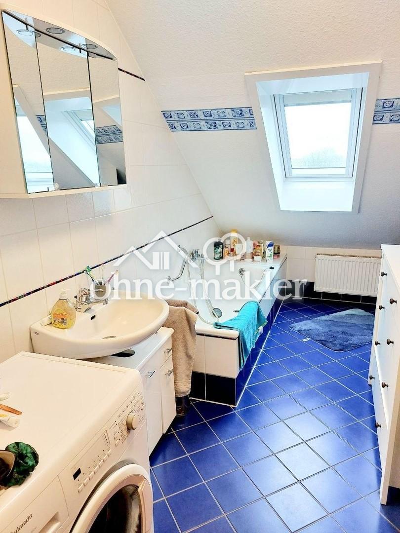 Helle 3 ZKB-Wohnung in bester Lage von Dudenhofen mit offenem Essbereich, Badewanne und Süd-Balkon - Foto 1