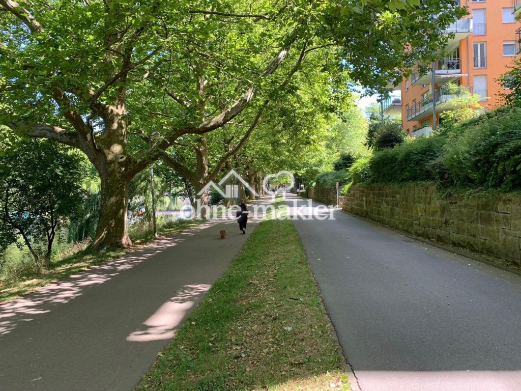 Sehr helle 2 Zi-Whg Wohnung mit Einbauküche,TG, Terrasse und Garten in Heilbronn - Foto 1