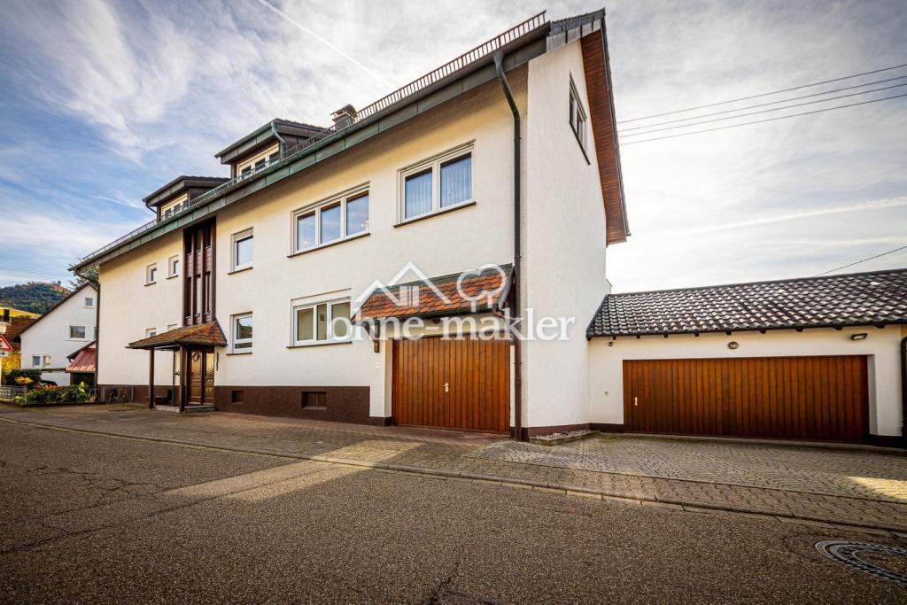 Lichtdurchflutete 3,5 Zimmerwohnung DG, in Varnhalt, mit Gartenanteil - Foto 1