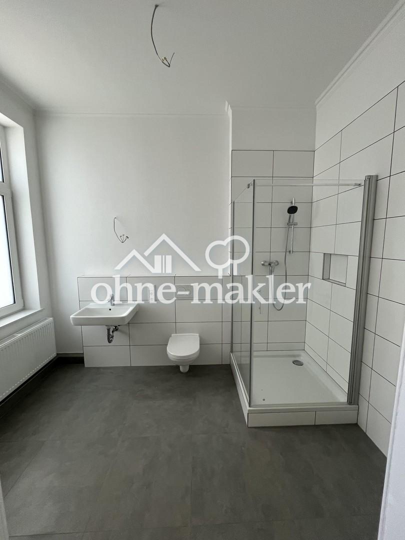 Kernsanierte Altbau-Wohnung in zentraler Lage mit Balkon und Blick ins Grüne - Photo 2