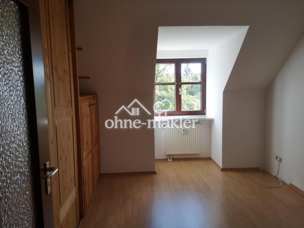 Helle 3-Zimmer-Dachgeschosswohnung mit EBK und großzügig ausgebautem Speicher - Photo 1
