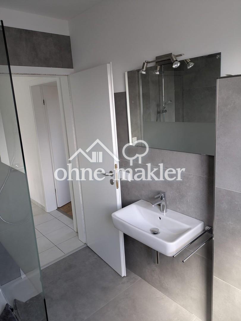 Attraktive, sanierte 2-Zimmer-Dachgeschosswohnung mit Balkon, Garage und Einbauküche - Foto 5