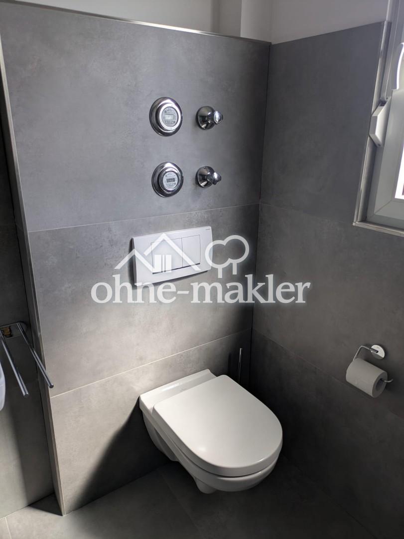 Attraktive, sanierte 2-Zimmer-Dachgeschosswohnung mit Balkon, Garage und Einbauküche - Foto 4