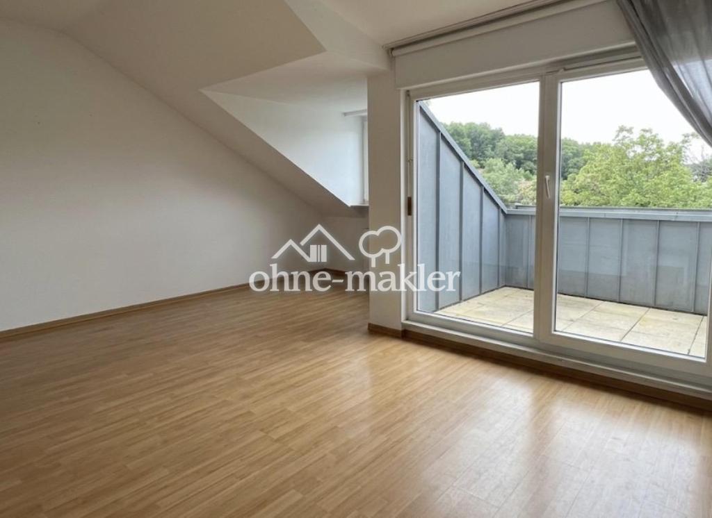 Schöne Dachgeschoßwohnung mit Balkon und Küche - Photo 1