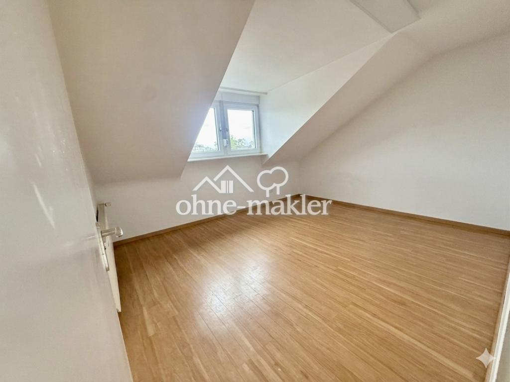 Schöne Dachgeschoßwohnung mit Balkon und Küche - Photo 5