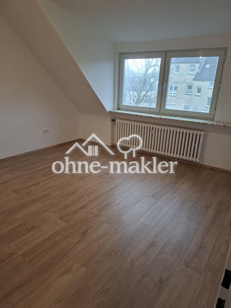 Frisch renovierte 3-Zimmer-Dachgeschosswohnung, frei ab sofort - Photo 5