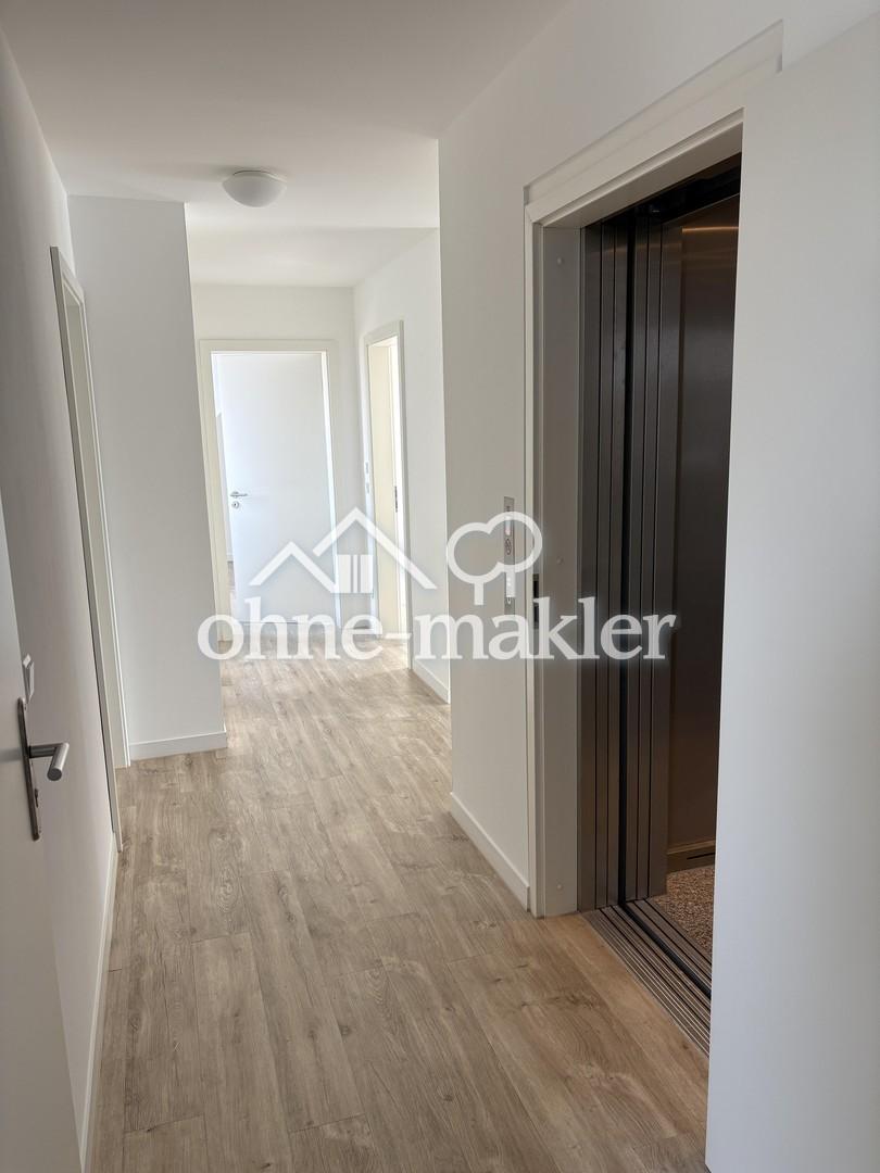 Hochwertige Dachgeschosswohnung mit besonderem Komfort - Aufzug direkt in die Wohnung - Foto 1