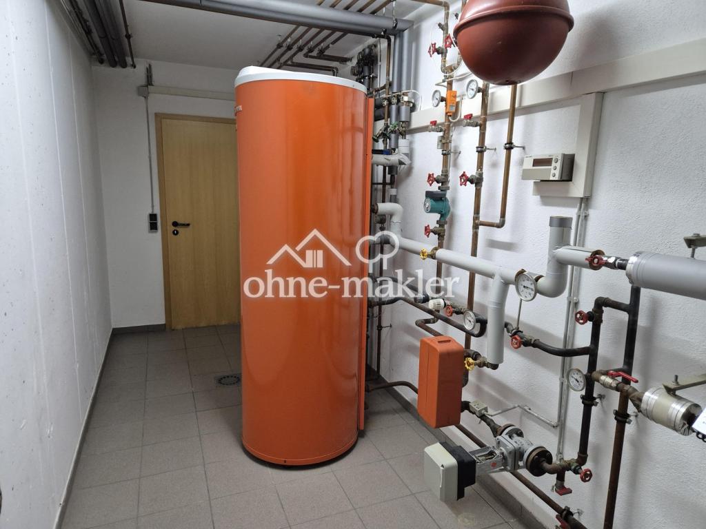 Außergewöhnliches schönes Haus mit großem Garten, Garage, EBK und Sauna. - Foto 1