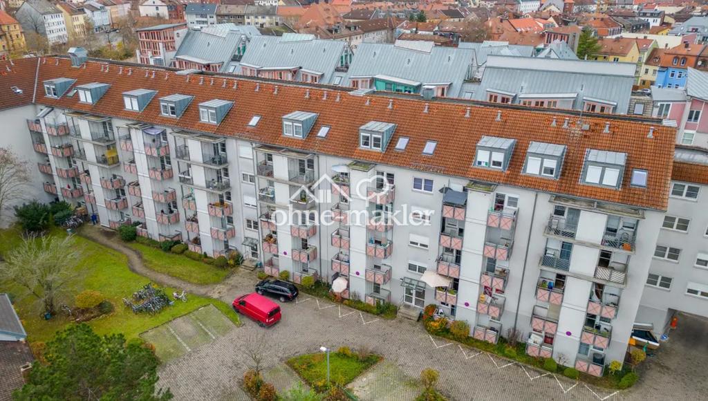 Möbliertes 1-Zimmer-Apartment mit Balkon – ab sofort bezugsfrei - Foto 1