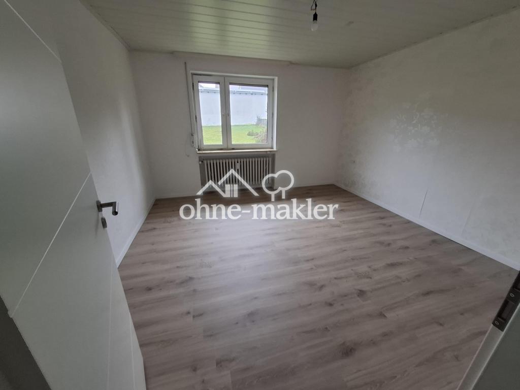 Großzügige 4-Zimmerwohnung in 2-Familienhaus am Petersberg - Photo 2