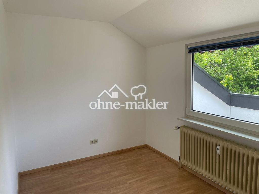 Helle, großzügige 4,5-Zi.-Dachgeschosswohnung – frisch modernisiert, neue Küche! - Foto 1