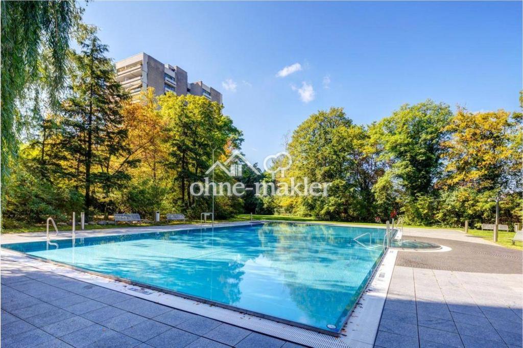 Löffelfertiges Design-Apartment mit Alpenblick, Balkon & Pool in München-Solln - Foto 3