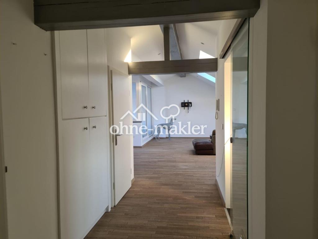 Exklusive 3,5-Zimmer-Dachgeschosswohnung mit Loggia, EBK und Stellplatz in Stuttgart - Foto 5