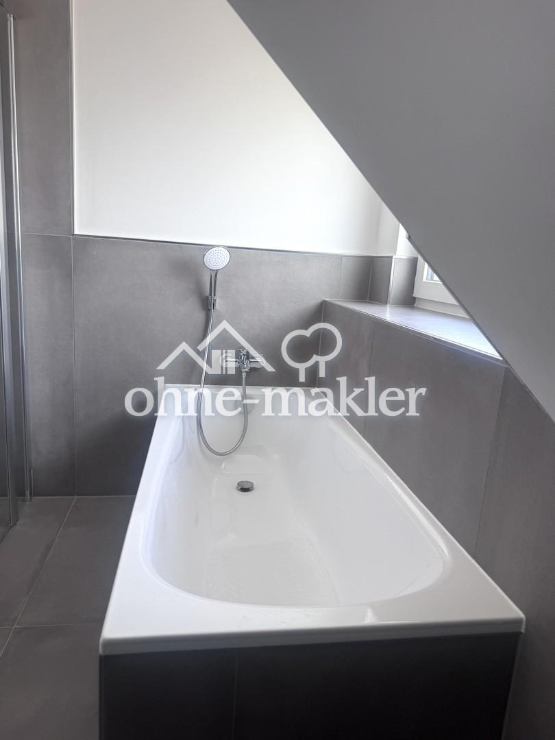 Energetisch sanierte 106 qm 4 ZKB Wohnung direkt Herborn Zentrum zu vermieten ! - Photo 4