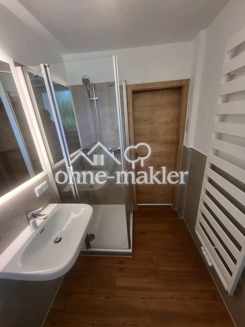 Helle, kernsanierte 2-Zimmer-Wohnung mit Einbauküche in München/Hasenbergl ab sofort zu vermieten! - Photo 4