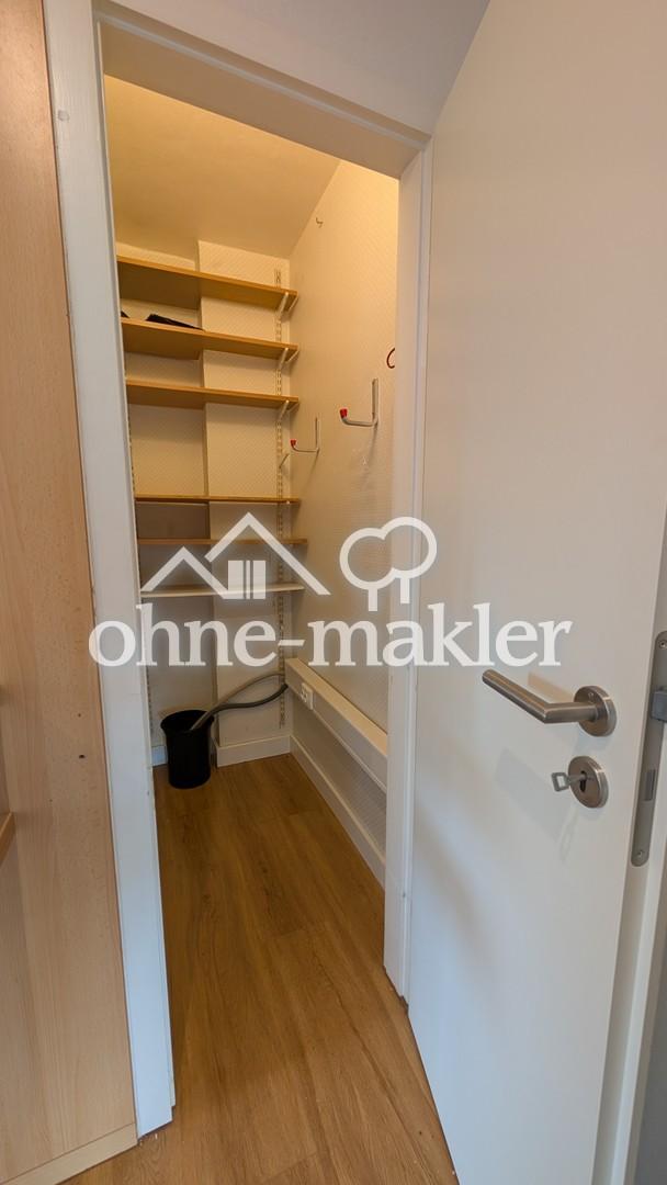 Vollständig renovierte 2-Raum-Wohnung mit Balkon, Einbauküche und eigener Garage - Foto 3