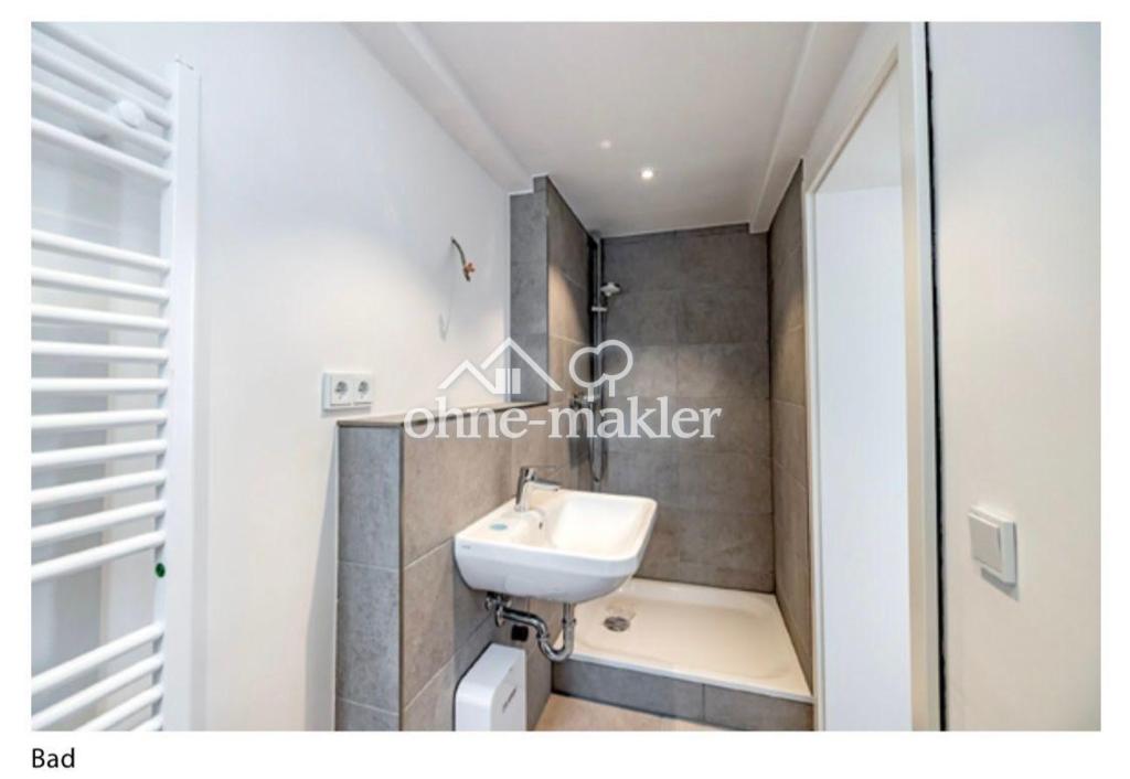 Erstbezug nach Sanierung: Moderne 2,5-Zimmer Altbauwohnung - Foto 4