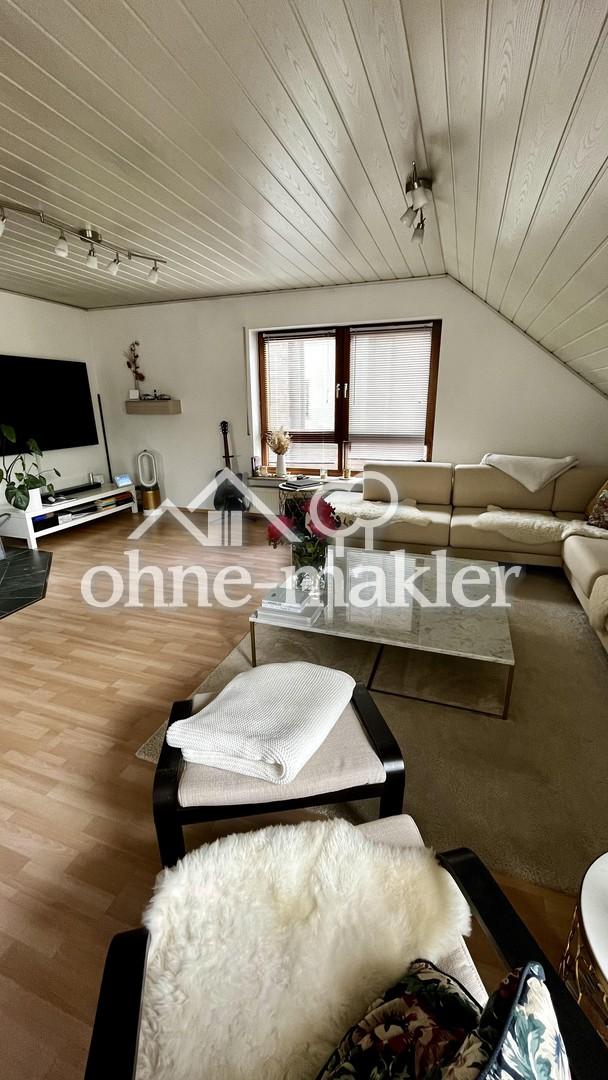 Lichtdurchflutete 3,5-Zimmer-Dachgeschosswohnung mit Balkon, Wärmepumpe und PV-Anlage - Foto 4